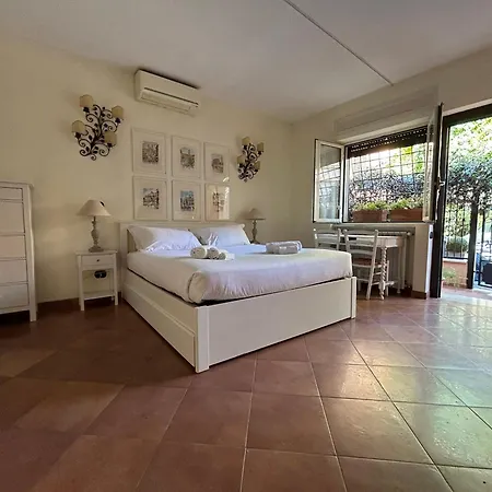 Apartment Lux Piramide