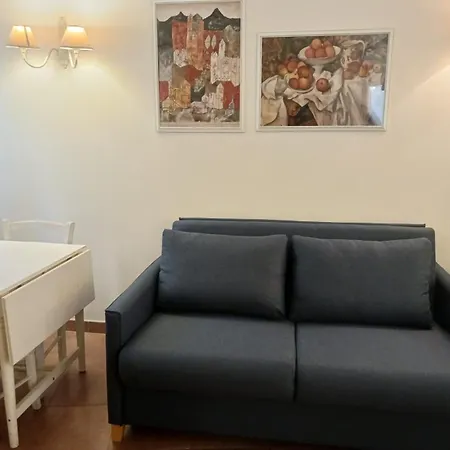 Apartment Lux Piramide Rome